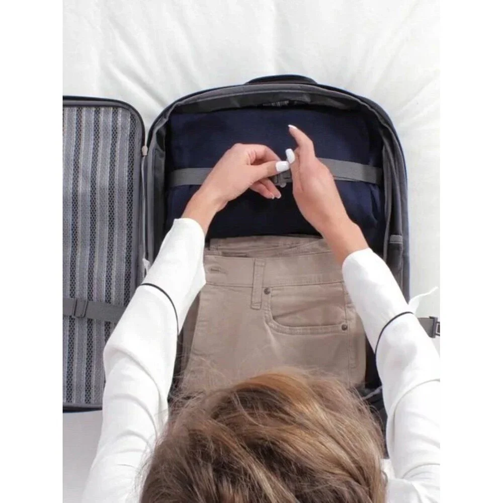 Skyway Epic Large Check-in Spinner Softside purple Suitcase luggage